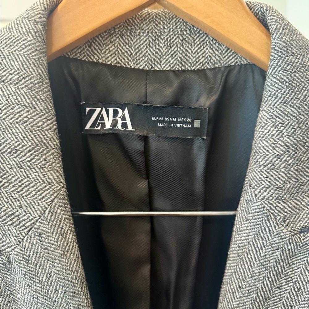 Zara Gray Herringbone Blazer - Picture 2 of 3